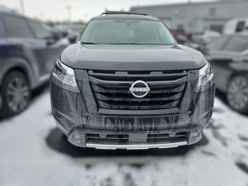 Used 2023 Nissan Pathfinder SL w/ SL Premium Package image 4