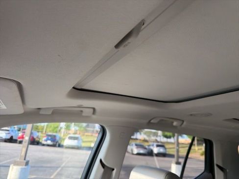 Used 2019 Chevrolet Traverse LT w/ LT Premium Package image 16