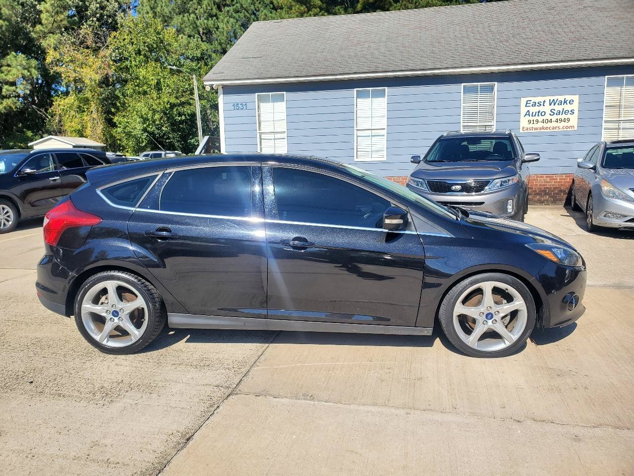 Used 2014 Ford Focus Titanium FWD image 4
