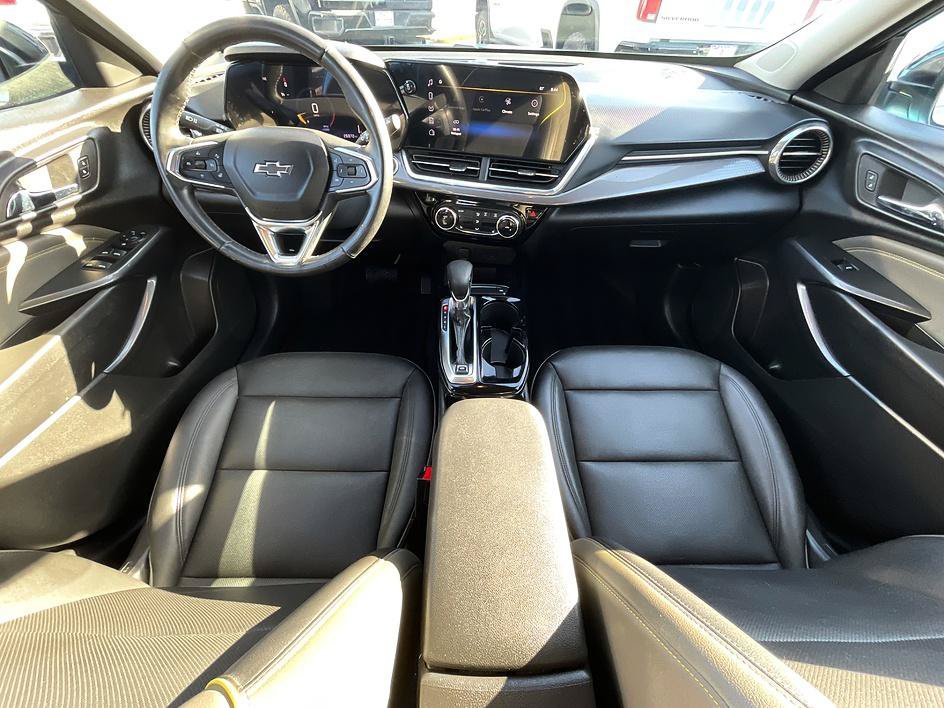 Used 2025 Chevrolet Trax ACTIV w/ Driver Confidence Package FWD image 3