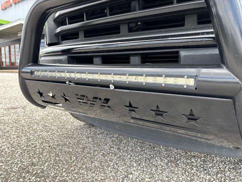 Used 2017 Ford F150 XLT w/ Equipment Group 302A Luxury image 32