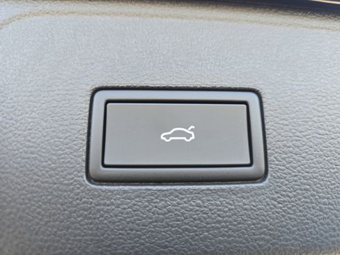 New 2026 Volkswagen Atlas SE image 17