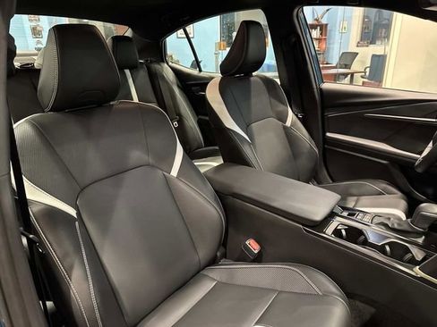 Used 2025 Toyota Camry Hybrid image 11