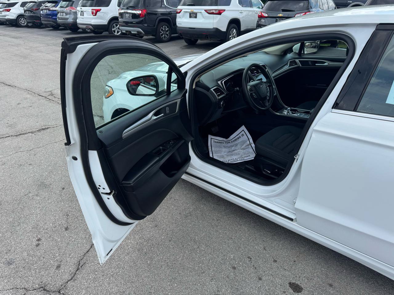 Used 2019 Ford Fusion SE FWD image 14