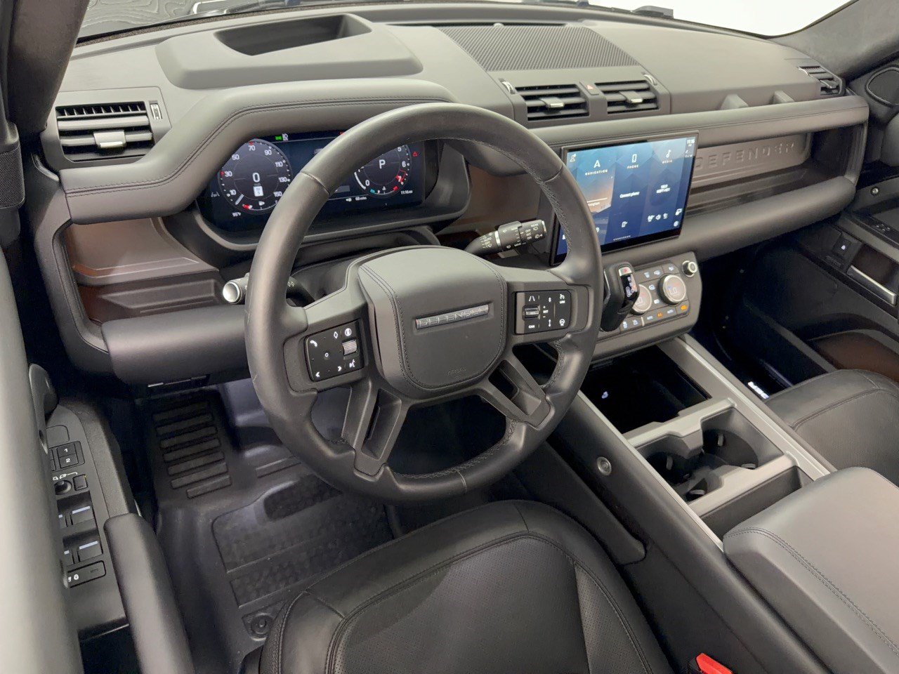 Used 2025 Land Rover Defender 130 X AWD/4WD image 4