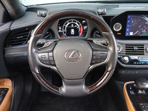 Certified 2023 Lexus LS 500 AWD w/ Interior Upgrade Package image 16