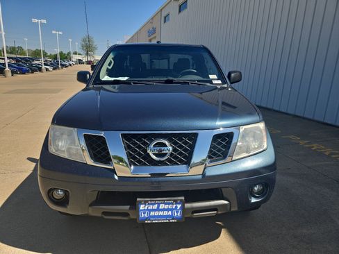 Used 2013 Nissan Frontier SV w/ SV Value Truck Pkg RWD image 3