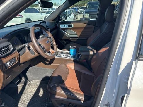 Used 2022 Ford Explorer King Ranch w/ Technology Package RWD image 12