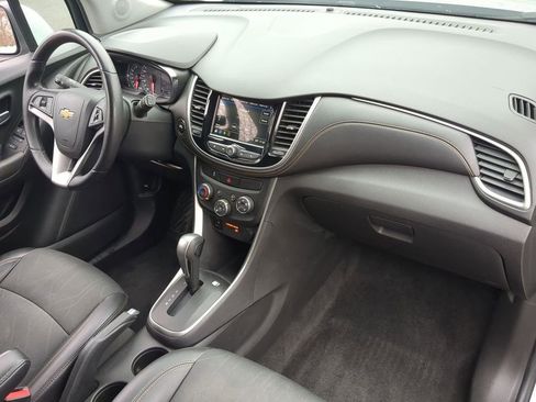 Used 2019 Chevrolet Trax LT w/ LT Convenience Package AWD/4WD image 27
