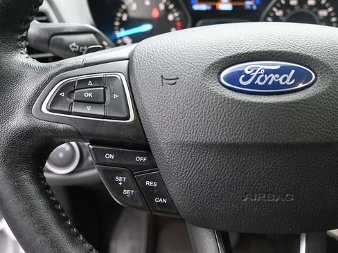 Used 2017 Ford Escape SE w/ Equipment Group 201A FWD image 15
