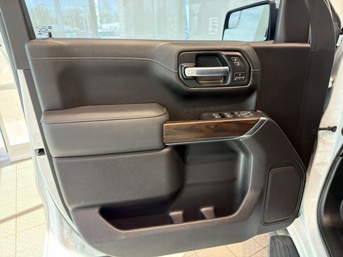Used 2021 GMC Sierra 1500 SLT image 13