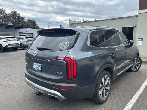 Used 2020 Kia Telluride EX w/ EX Premium Package AWD/4WD image 3