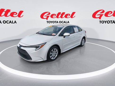 Used 2023 Toyota Corolla LE image 4