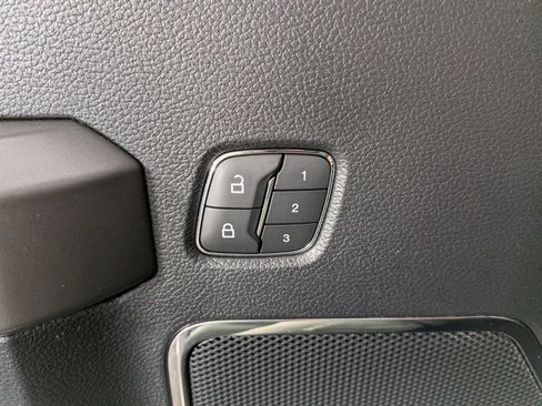 Used 2019 Ford F150 Platinum w/ Equipment Group 701A Luxury image 10