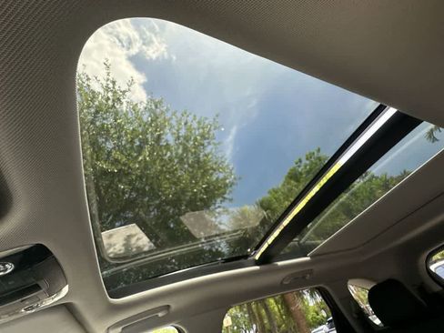 Certified 2025 Kia Sorento S w/ Panoramic Sunroof Package FWD image 17
