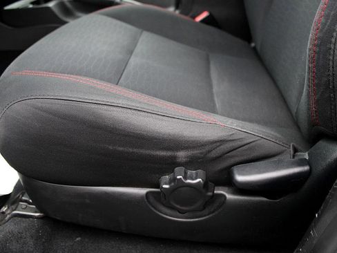 Used 2016 Toyota Tacoma SR5 image 12