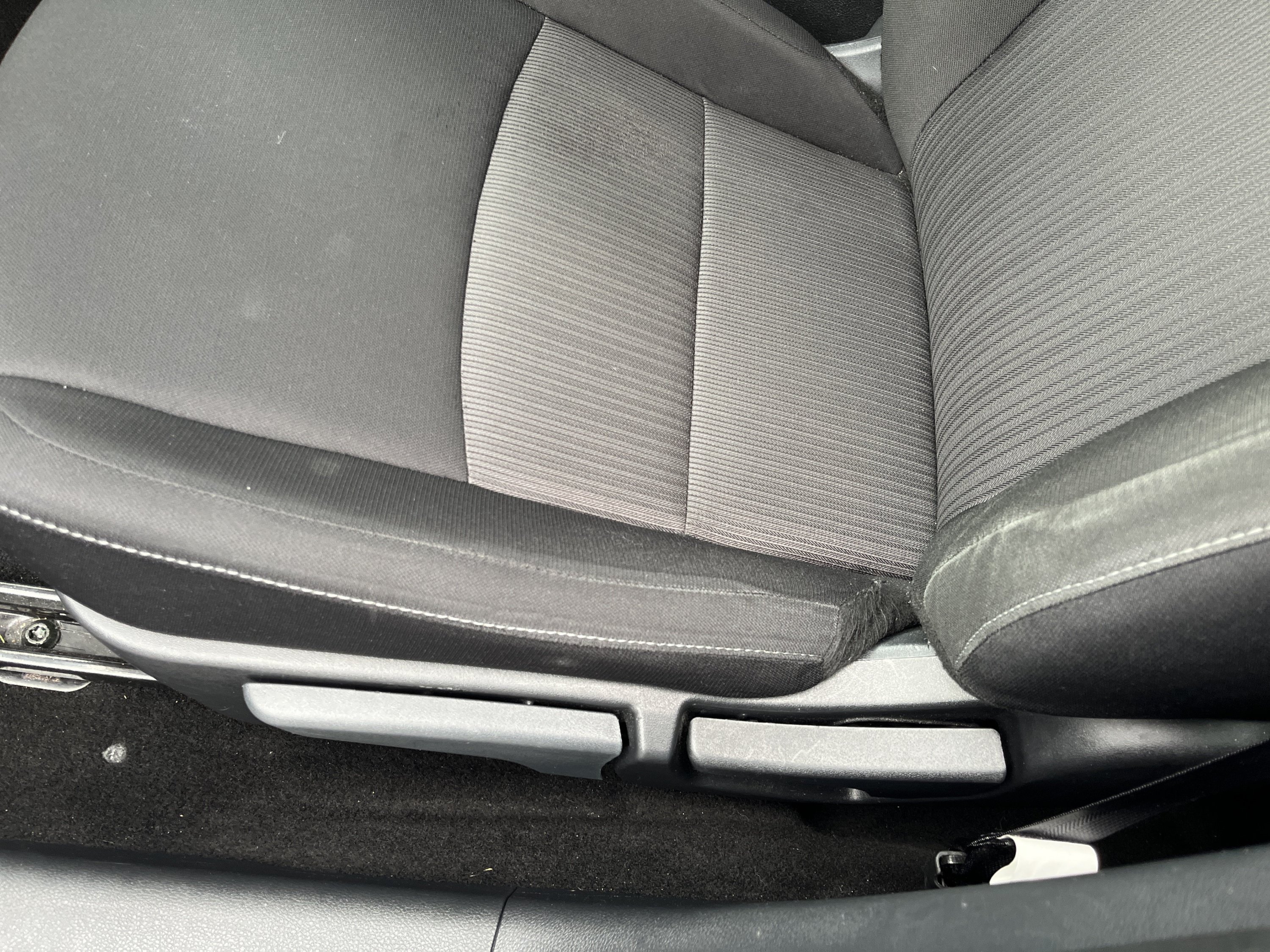 Used 2025 Nissan Sentra SV FWD image 13
