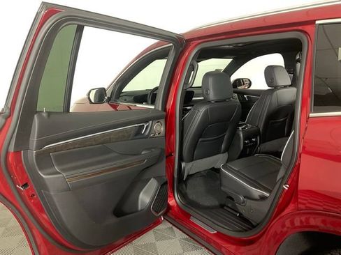 New 2025 Buick Enclave Avenir w/ Super Cruise Package image 33