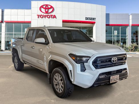 Used 2025 Toyota Tacoma SR5 AWD/4WD image 1