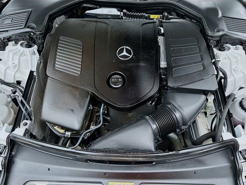 Used 2024 Mercedes-Benz C 300 4MATIC Sedan image 32