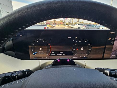 Used 2025 Nissan Armada Platinum image 26