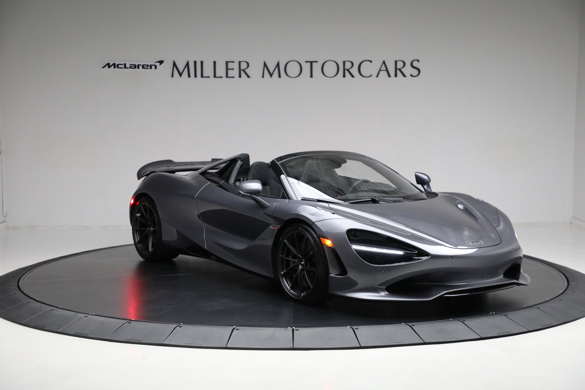Used 2024 McLaren 750S Spider RWD image 11