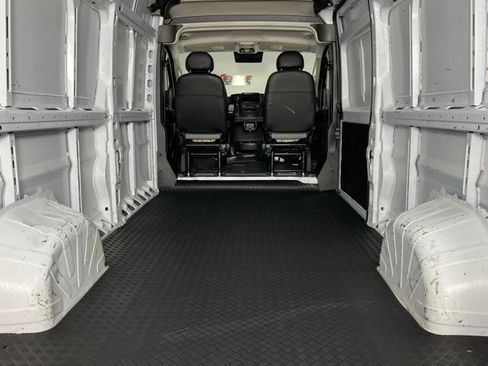 Used 2023 RAM ProMaster 2500 FWD image 9