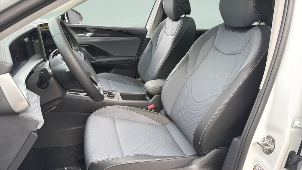 New 2026 Volkswagen Tiguan SE FWD image 30