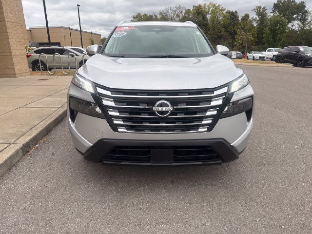 Used 2025 Nissan Rogue SV w/ SV Premium Package FWD image 7
