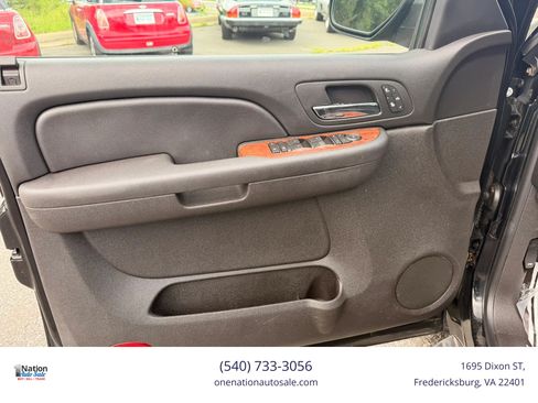 Used 2009 Chevrolet Suburban LT AWD/4WD image 13