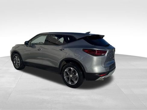 Used 2025 Chevrolet Blazer LT image 4