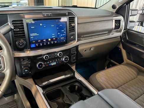Used 2025 Ford F350 Platinum w/ Platinum Plus Package AWD/4WD image 12