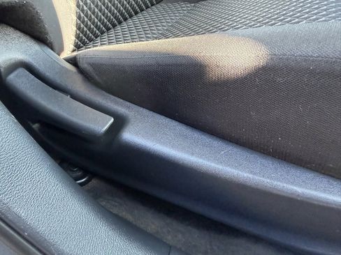 Used 2021 Nissan Versa S image 39