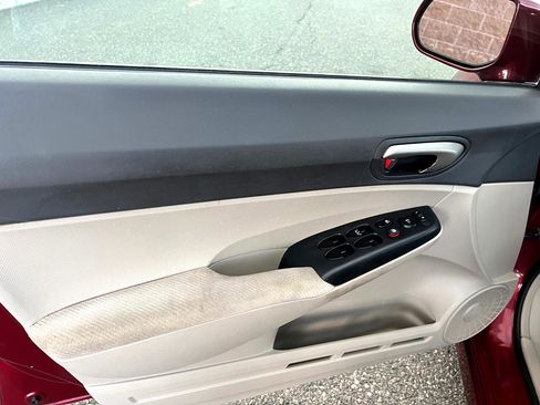 Used 2010 Honda Civic LX image 16