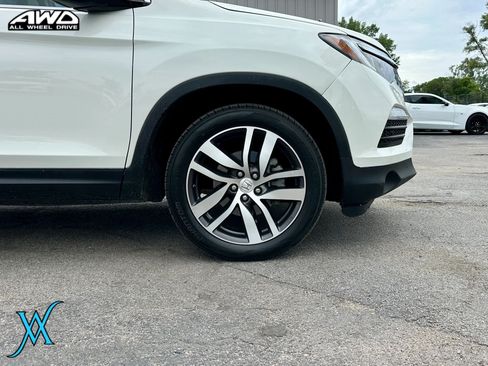 Used 2018 Honda Pilot Elite image 9