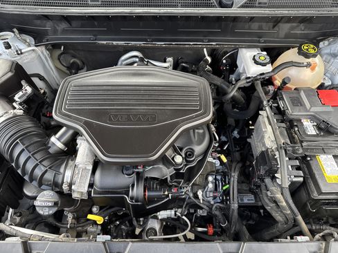 Used 2021 GMC Acadia SLE w/ Driver Convenience Package image 19