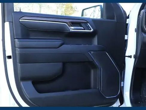 Used 2025 Chevrolet Silverado 1500 LT w/ Protection Package image 10