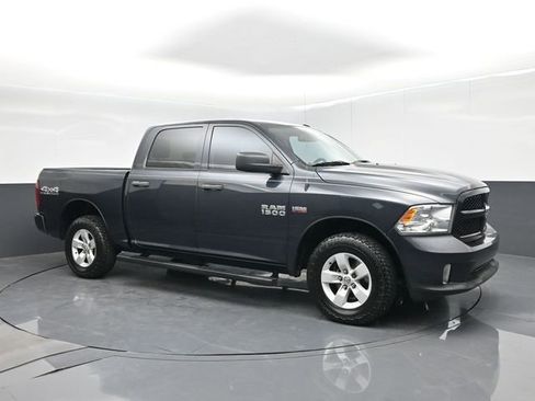 Used 2018 RAM 1500 Express AWD/4WD image 2