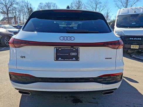 Used 2025 Audi Q5 Premium w/ Convenience Package image 21
