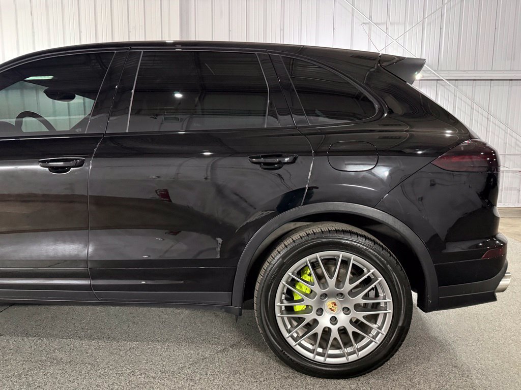 Used 2016 Porsche Cayenne S AWD/4WD image 12
