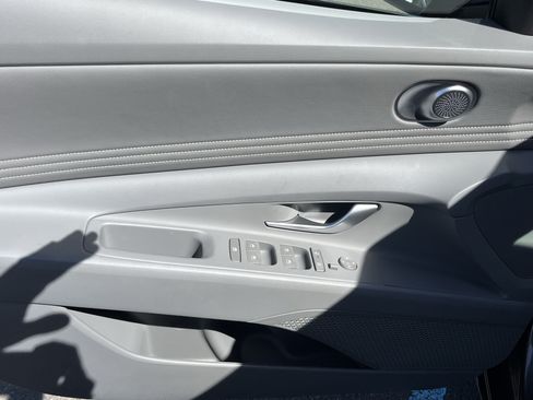 Certified 2025 Hyundai Elantra Hybrid FWD image 16