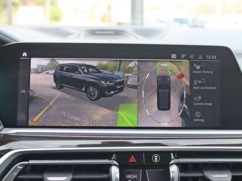 Used 2019 BMW X7 xDrive50i w/ Dynamic Handling Package image 23