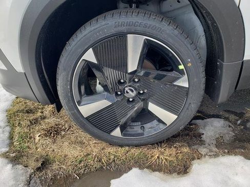 New 2025 Nissan Kicks SR w/ Illumination Package image 22