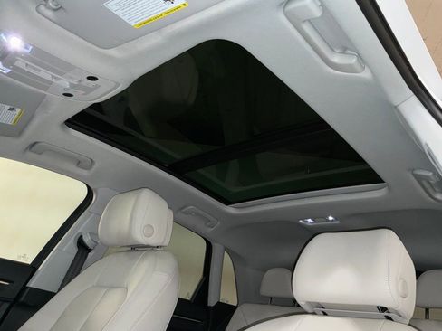 Used 2023 Audi Q3 2.0T Premium w/ Convenience Package image 4