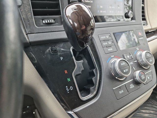 Used 2019 Toyota Sienna XLE Premium AWD/4WD image 10