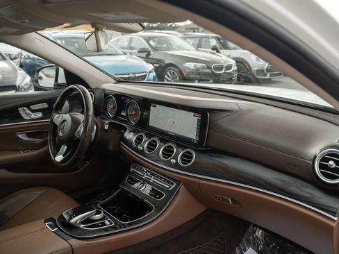 Used 2018 Mercedes-Benz E 300 E 300 4MATIC Sedan 4D w/ Premium 1 Package image 13