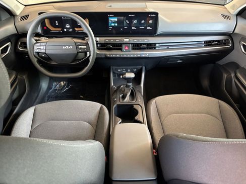Used 2025 Kia K4 FWD image 32
