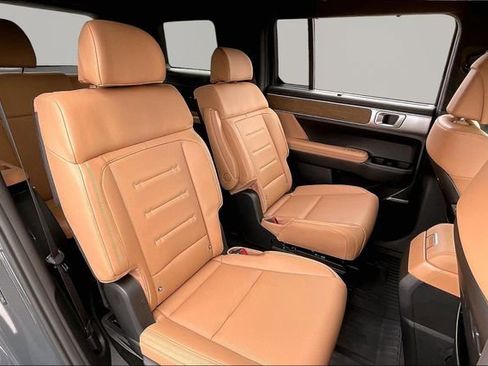 Used 2026 Hyundai Santa Fe Calligraphy image 17