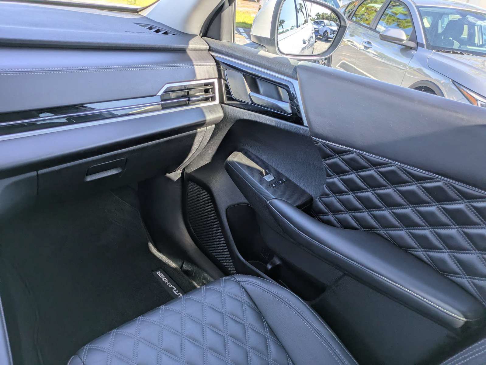 Used 2023 Mitsubishi Outlander SEL FWD image 15