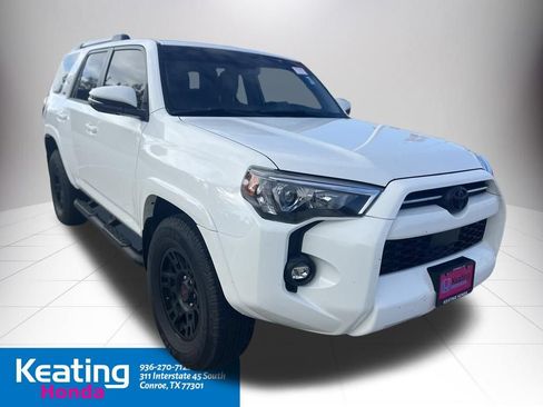 Used 2021 Toyota 4Runner SR5 Premium w/ Moonroof Package RWD image 3